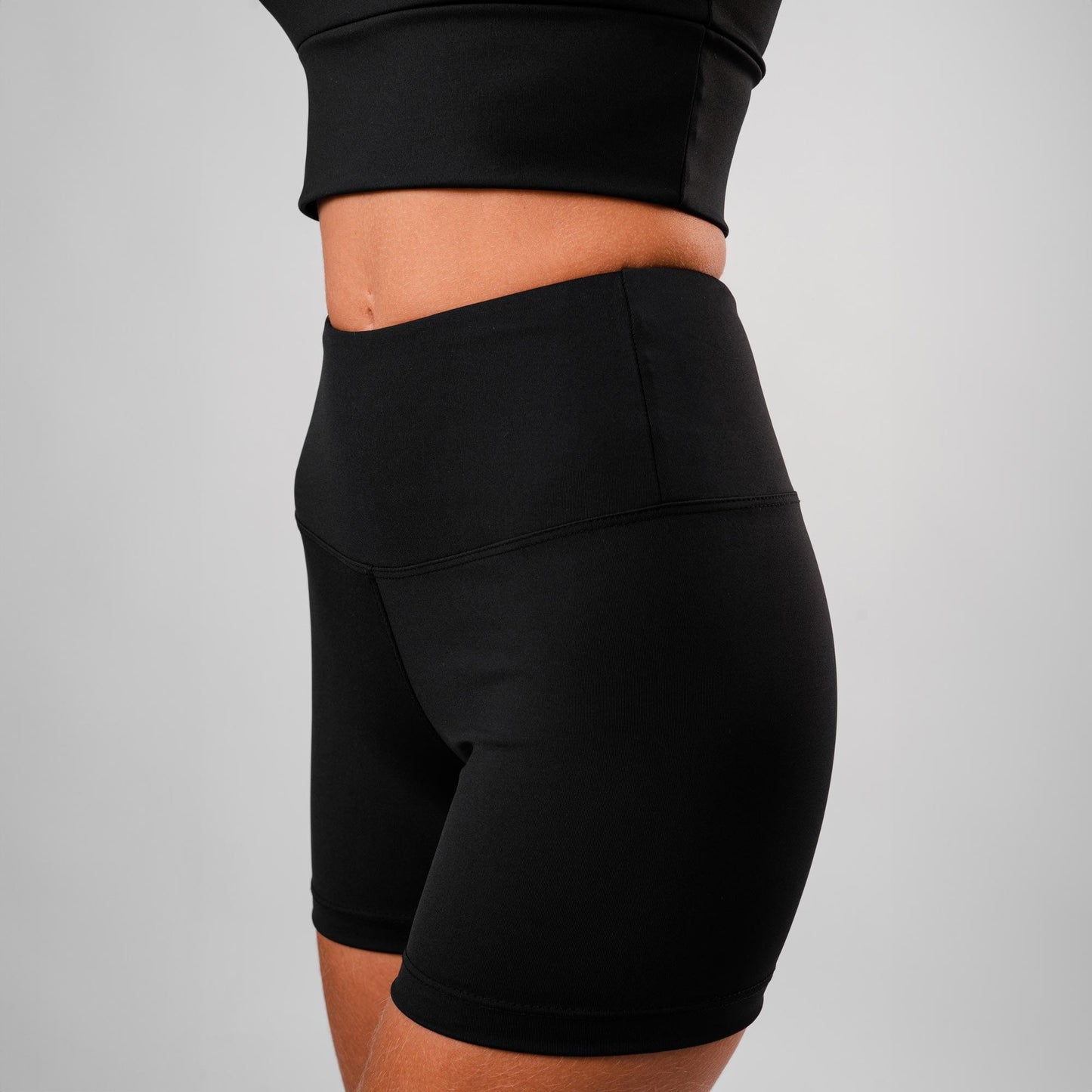 Shorts Basic Médio Charcoal