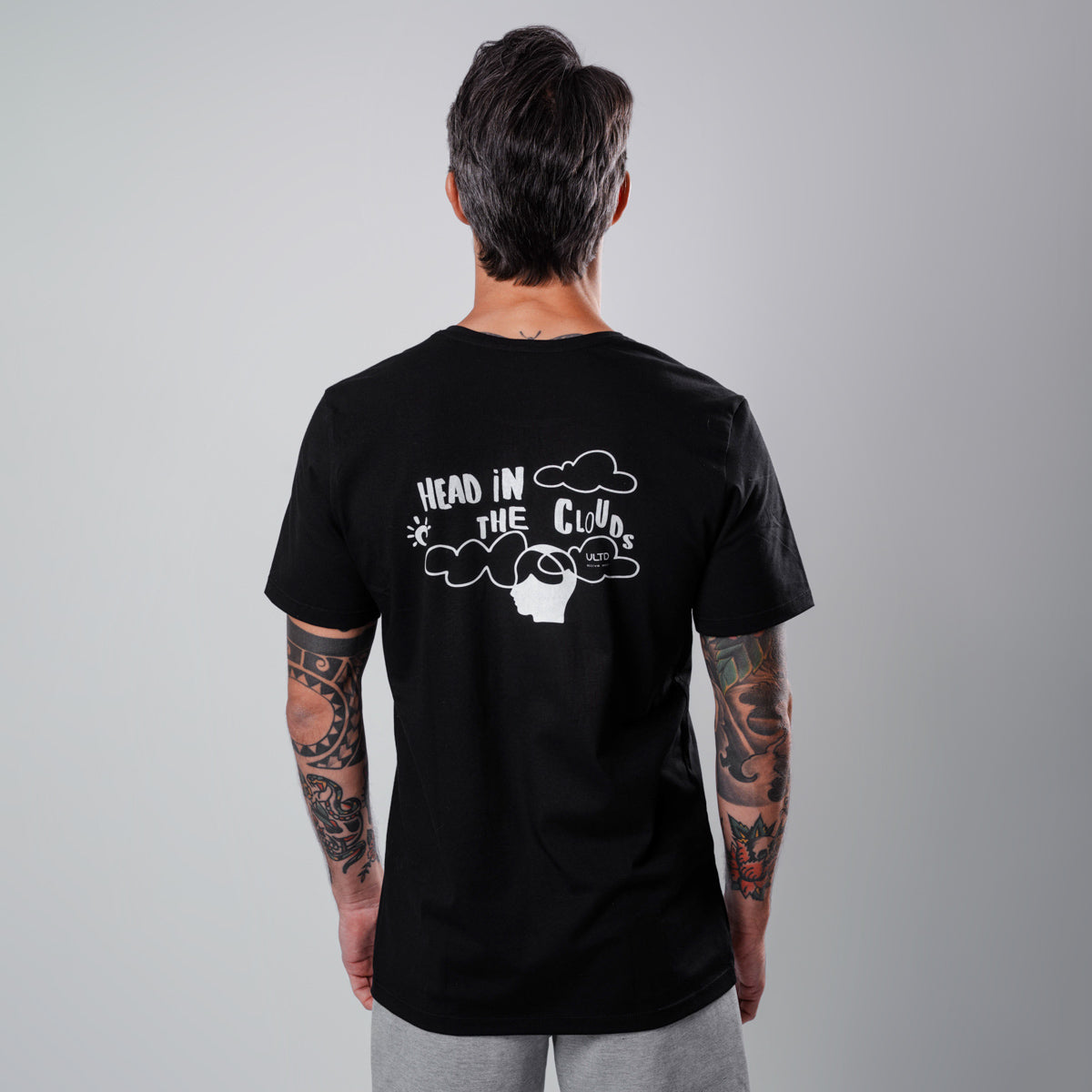 Camiseta Confort Head In The Clouds Black