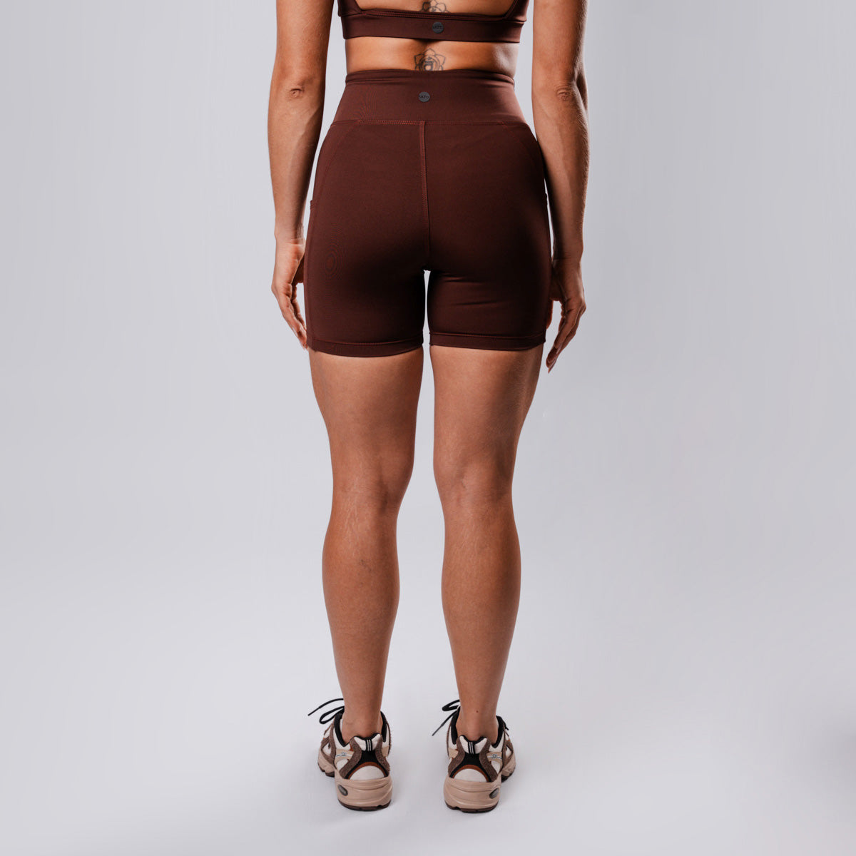 Shorts Fitty SidePocket cós-Alto Médio Couro