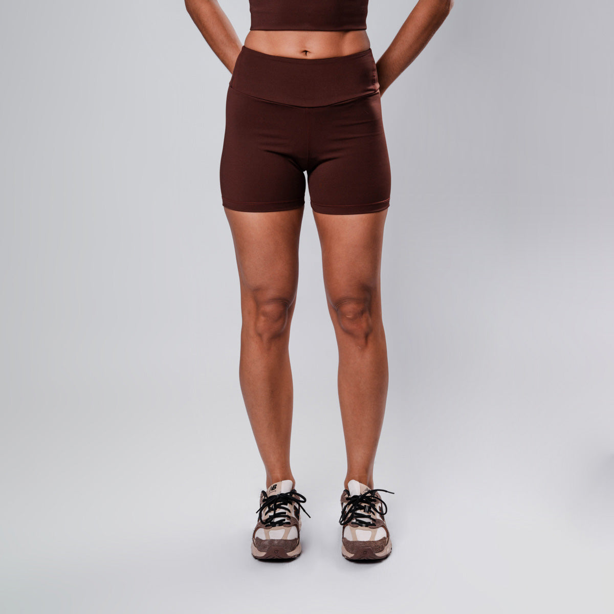 Shorts Fitty Essential cós-Alto Curto Couro