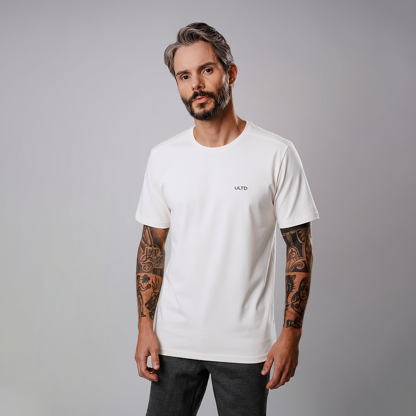 Camiseta Confort Essential Off White